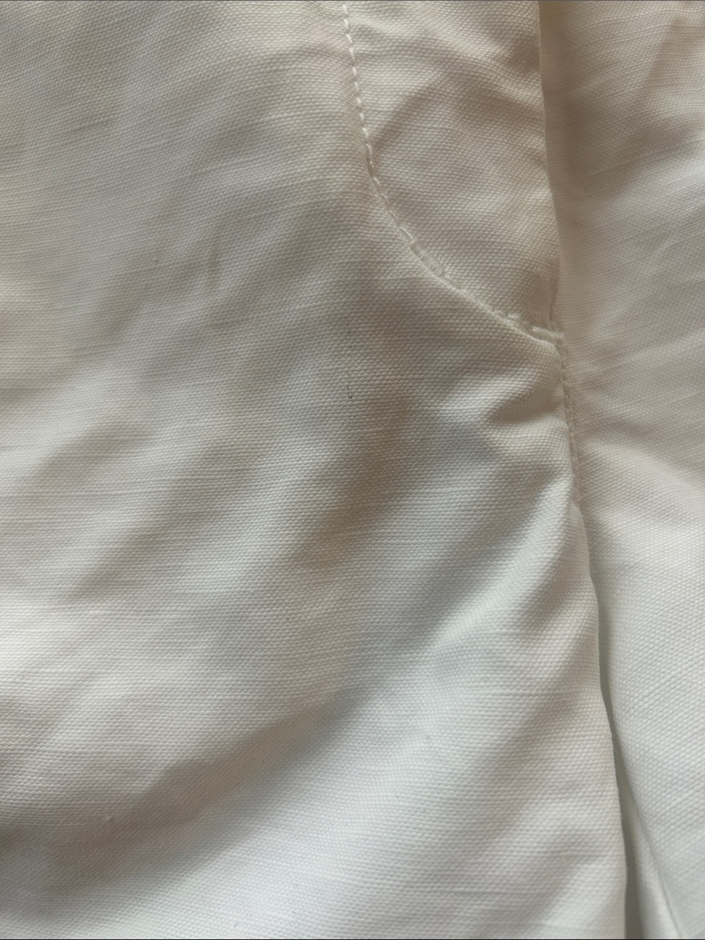 Vintage BCBGMaxAzria Runway White Shorts Size 2 - Picture 13 of 14